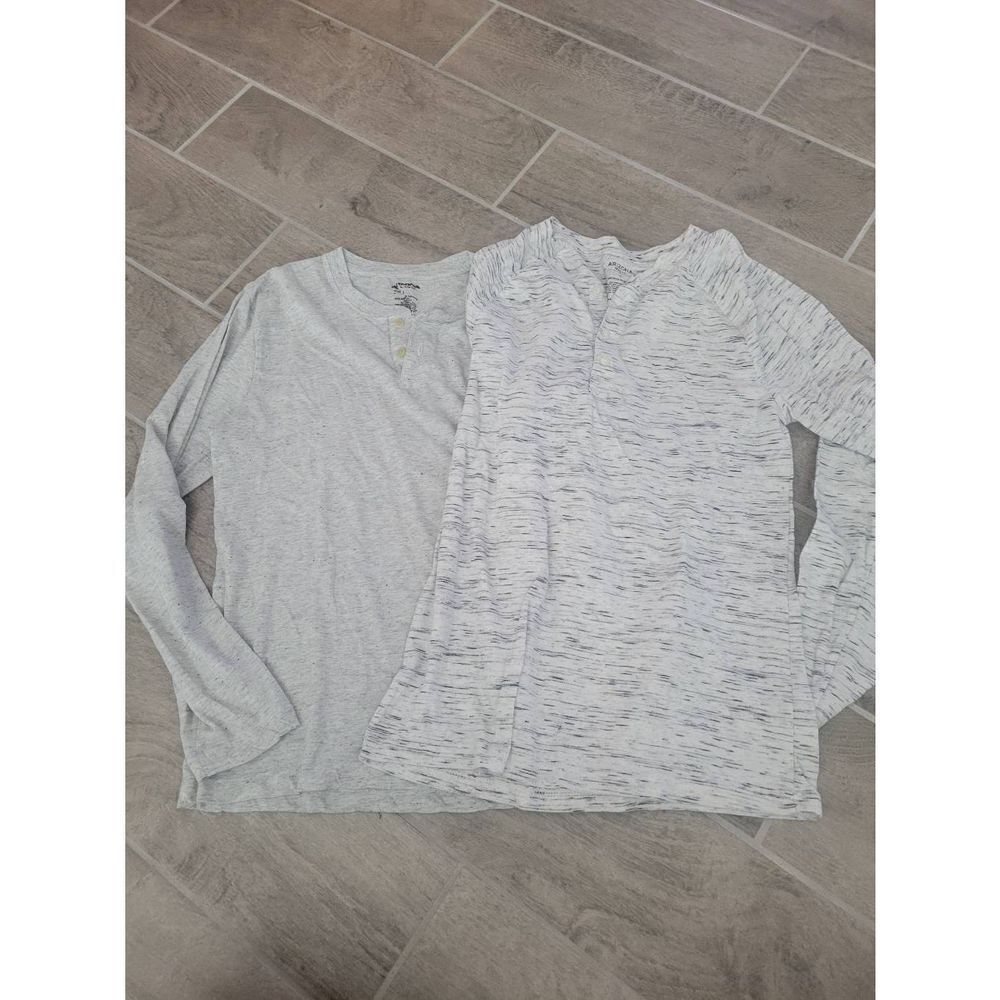 Two Mens Arizona Henleys Heathered White and Gray Size Small